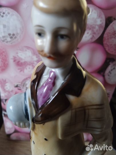 Девушка с кошкой фарфор статуэтка