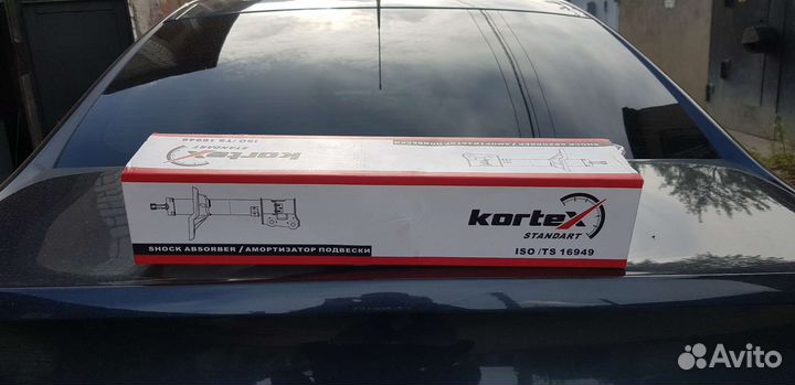 Амортизатор на Mazda 6 передней левый