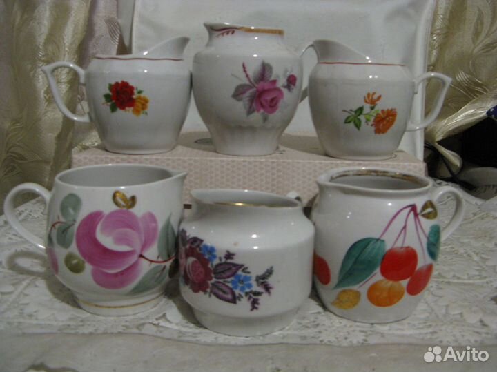 Небольшая коллекция молочников