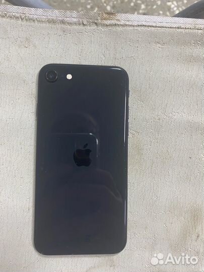 Телефон iPhone SE 2020