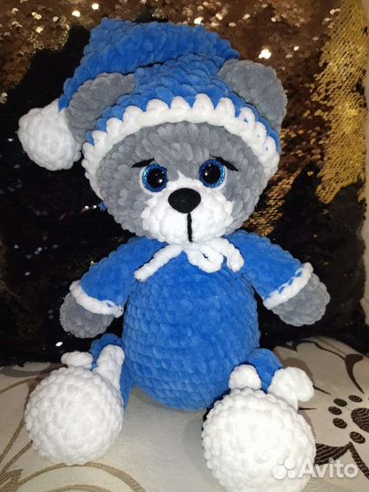 Вязаный мишка ручной работы
