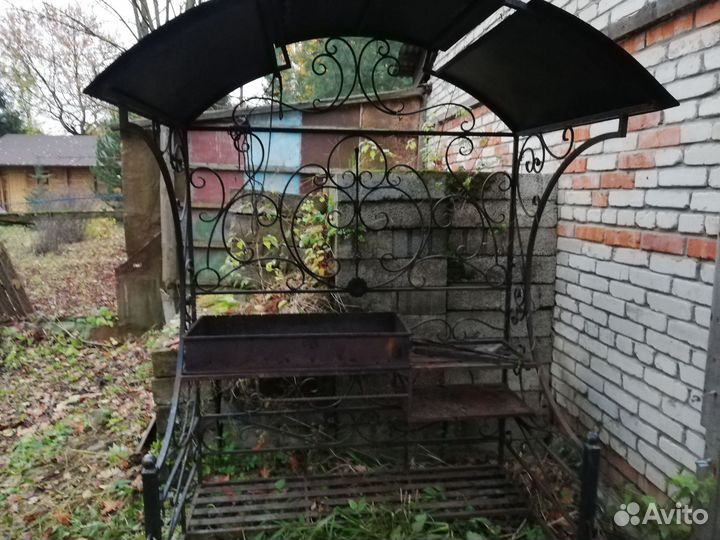 Кованые мангалы с крышей