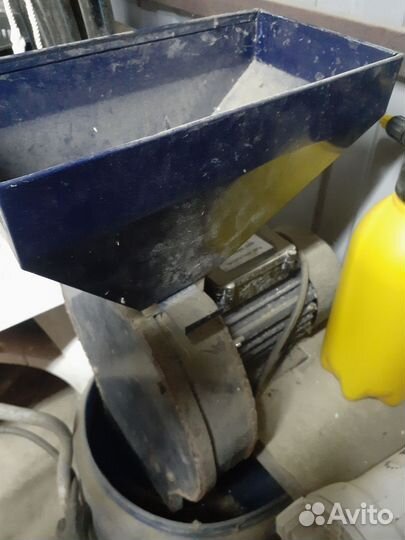 Крупорушка зернодробилка