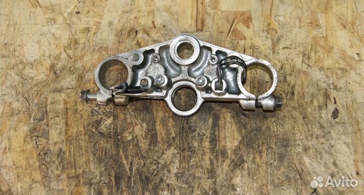 Траверса верхняя Suzuki GSF250 Bandit, GJ74A