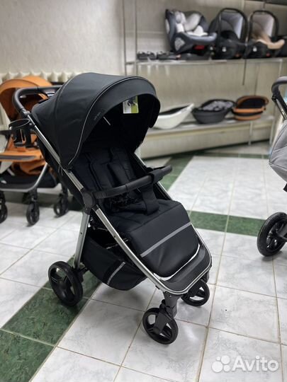 Прогулочная коляска новая