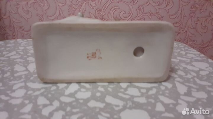 Фарфоровая статуэтка