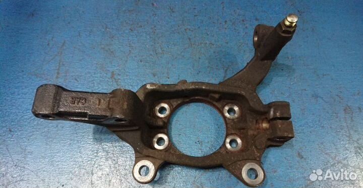 Кулак поворотный Nissan Teana J31