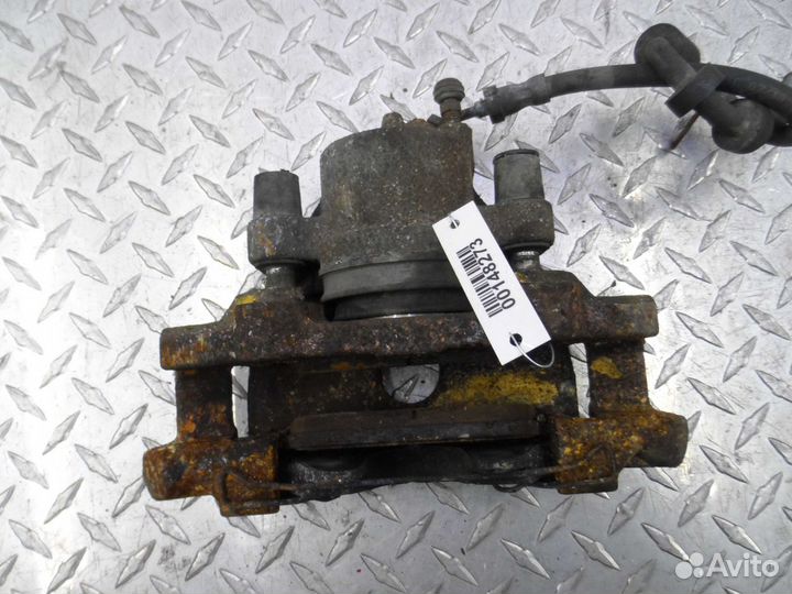 Суппорт передний правый Ford Escape 3