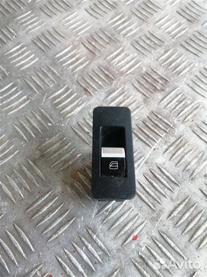Кнопка стеклоподъемника задняя левая Lifan X60