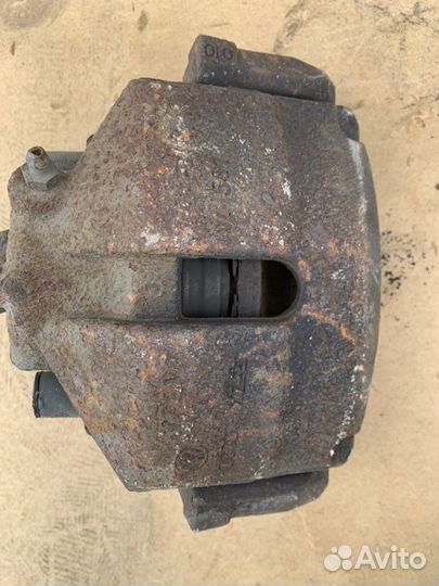 Суппорт передний левый Audi A1 8X 2010-2015