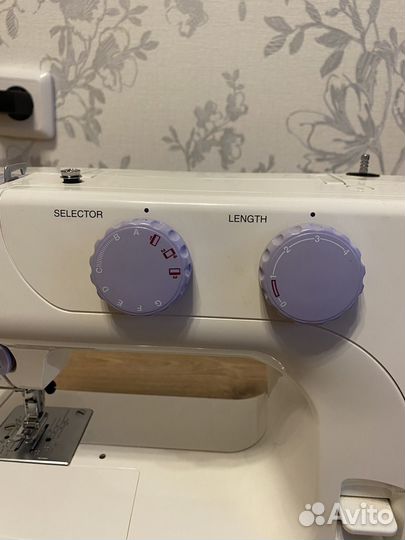 Швейная машина Janome