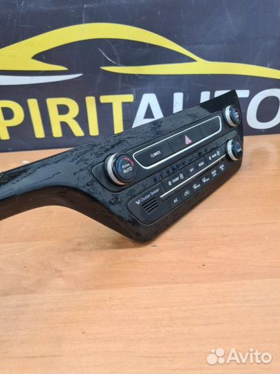 Блок управления климат-контролем Kia Carnival 3