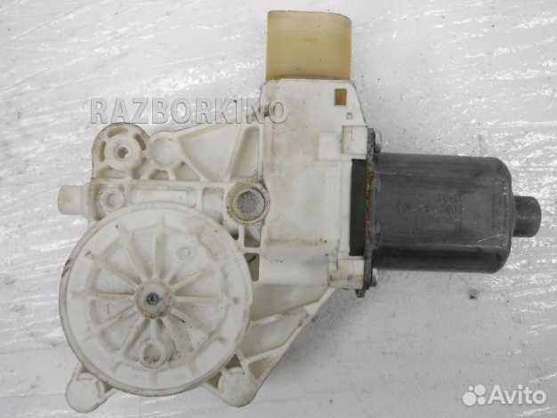 Моторчик переднего левого стеклоподъемника