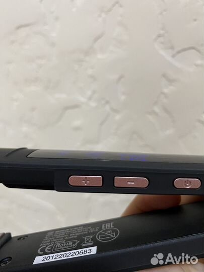 Выпрямитель для волос новый