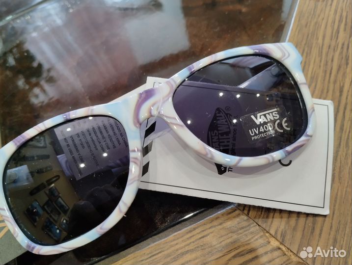 Солнцезащитные очки vans