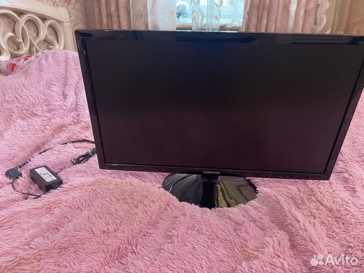 Led монитор Samsung s24d300h