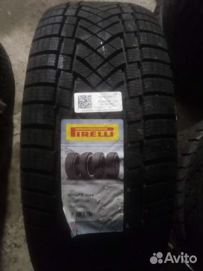 Pirelli Ice Zero FR 265/60 R18