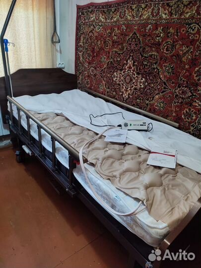 Медицинская кровать для лежачих больных