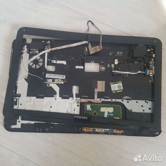 Ноутбук Toshiba satellite L850-bjs на разбор