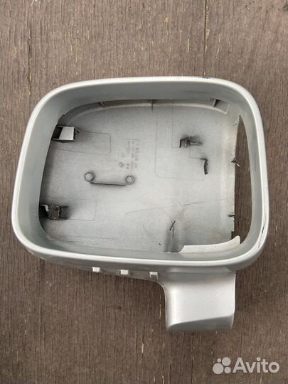 Кожух зеркала левое VW T5