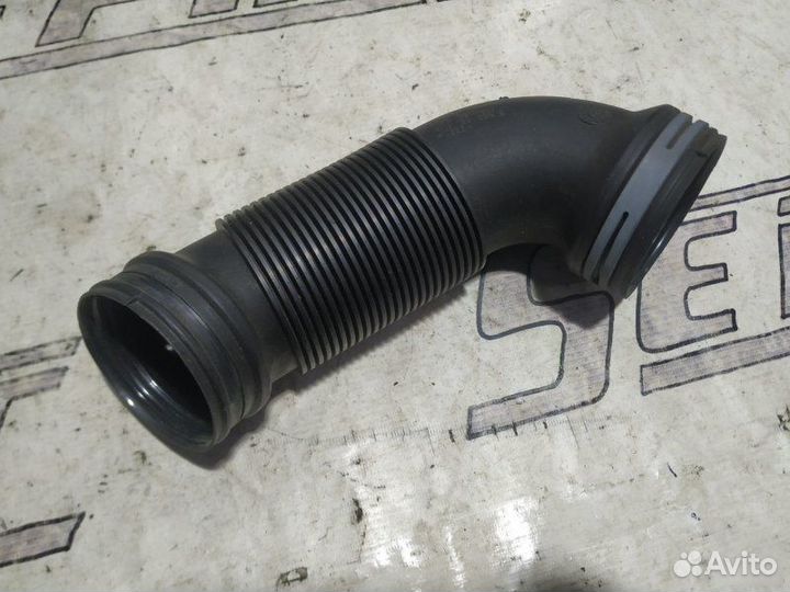 Патрубок воздушного фильтра Volkswagen Tiguan 1