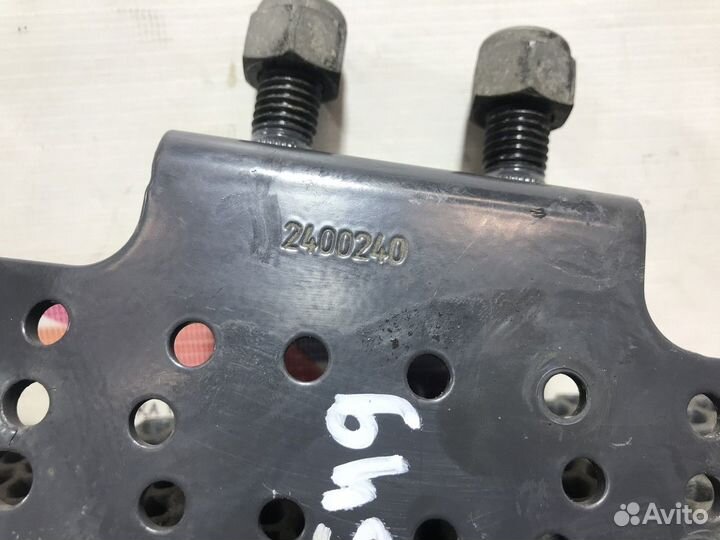 2400240 Кронштейн электромагнитного клапана