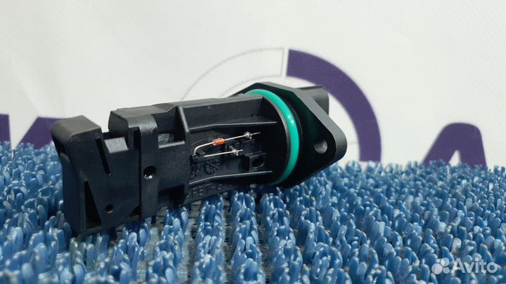 Датчик массового расхода воздуха Лада Приора