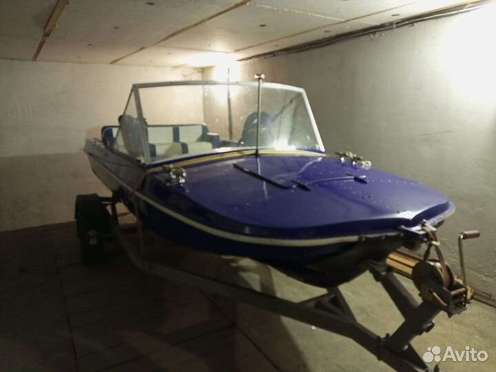 Лодка с мотором