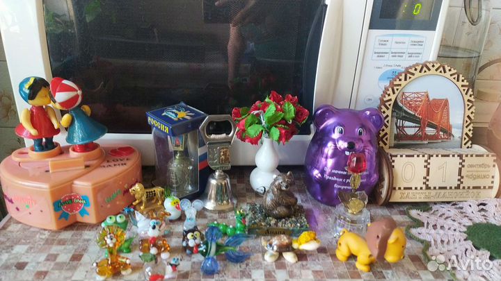 Разные игрушки и сувениры