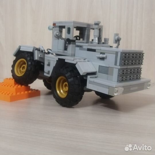 Lego Трактор К-701(Кировец)
