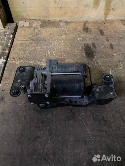 Компрессор пневмоподвески BMW X5 E70 X6 E71 X6 E72