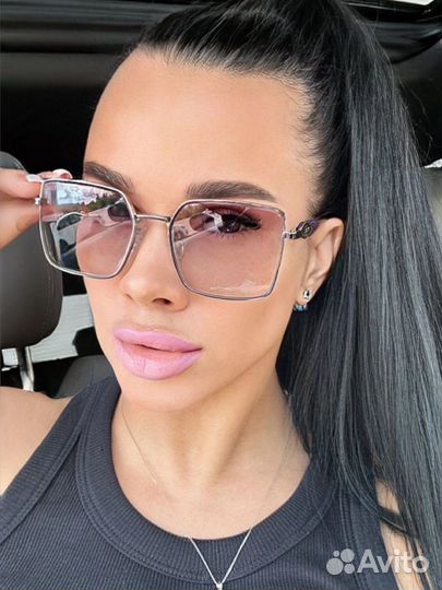 Солнцезащитные очки prada