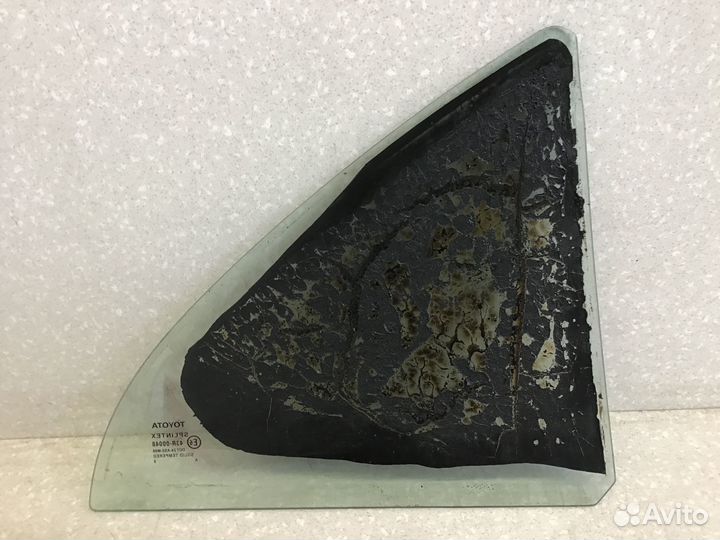 Стекло двери задней левой Toyota Avensis II 2003-2