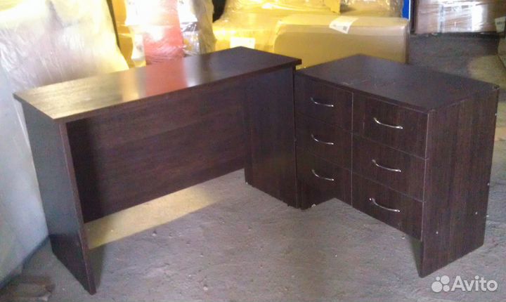 Рабочий стол с тумбой б/у