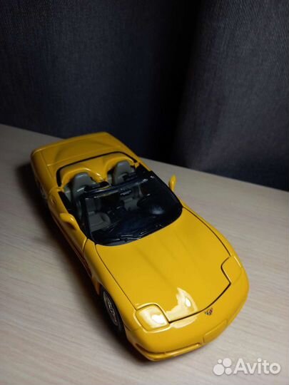 Chevrolet corvette 1997 машина моделька