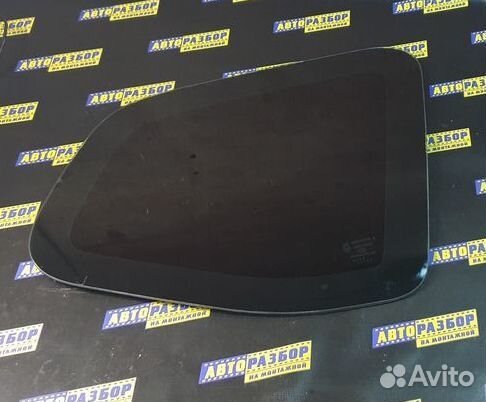 Стекло кузовное глухое правое Renault Duster