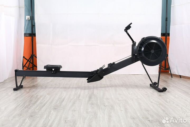 Гребной тренажер