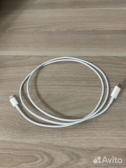 Кабель для зарядки iPhone