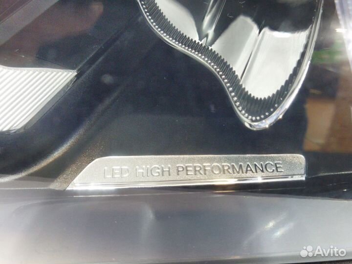 Фара левая W167