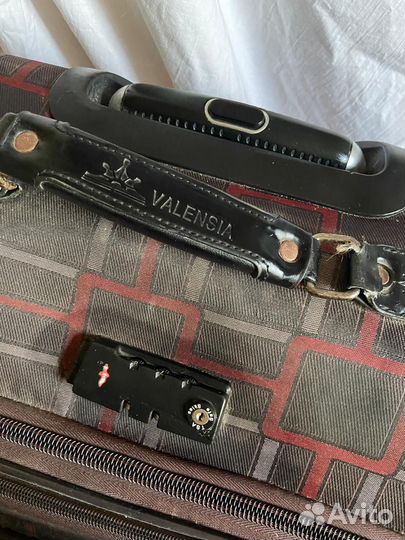 Чемодан Valensia 90л