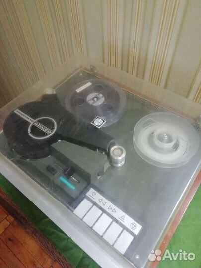 Катушечный видеомагнитофон 