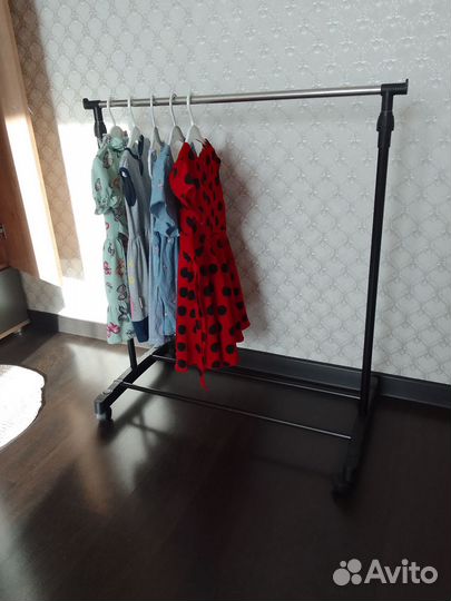 Вешалка напольная детская