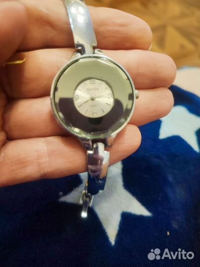 Часы женские кварцевые