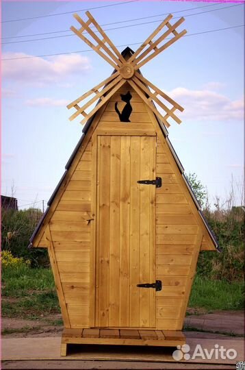 Уличный туалет деревянный