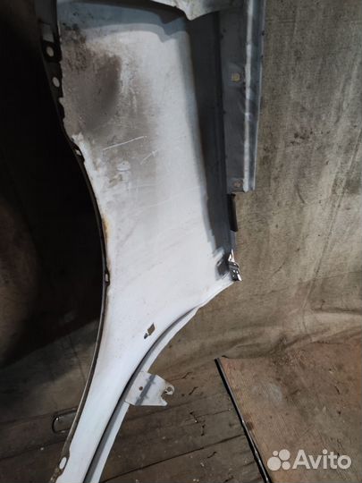 Крыло переднее правое логан 1