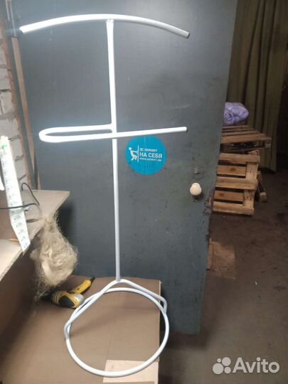 Вешалка слуга костюм платье