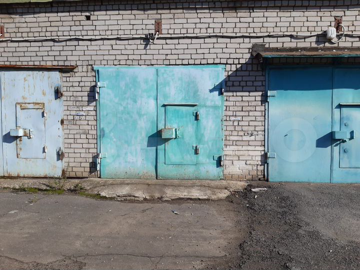 Гараж, > 30 м²