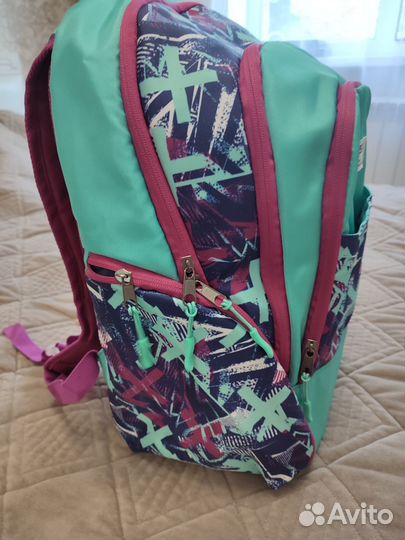 Продам школьный новый рюкзак для девочки