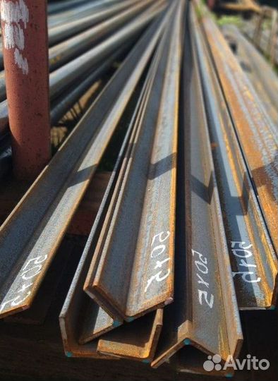 Уголок металлический