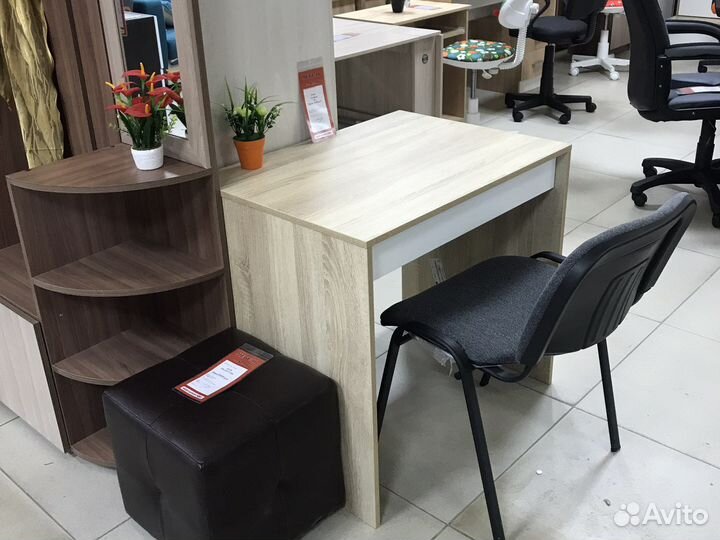 Стол компьютерный